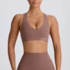Soutien-gorge de sport Soft Active à col en V, couleur Mocha Soutien-gorge de sport Soft Active à col en V, couleur Mocha