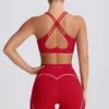 Soutien-gorge de sport Soft Active à col en V, couleur rouge vif Soutien-gorge de sport Soft Active à col en V, couleur rouge vif