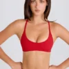 Soutien-gorge de sport Soft Active à dos nageur, couleur rouge fraise Soutien-gorge de sport Soft Active à dos nageur, couleur rouge fraise