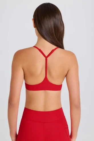 Soutien-gorge de sport Soft Active à dos nageur, couleur rouge fraise
