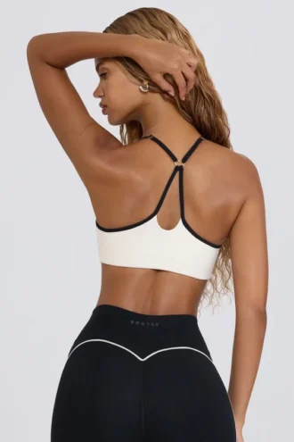 Soutien-gorge de sport Soft Active à encolure en cœur, blanc