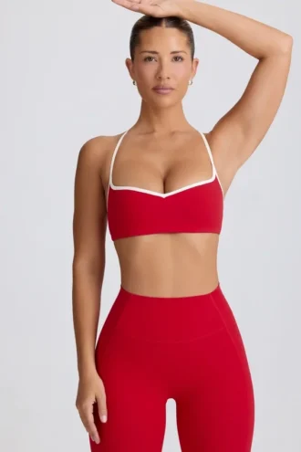 Soutien-gorge de sport Soft Active à encolure en cœur, rouge vif