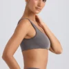 Soutien-gorge de sport à une bretelle en gris anthracite délavé Soutien-gorge de sport à une bretelle en gris anthracite délavé