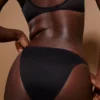 Bikini string en maille douce Intimates, noir