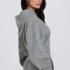 Sweat à capuche court zippé en maille douce, gris