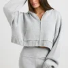 Sweat à capuche court zippé en maille épaisse TRUE, gris chiné Sweat à capuche court zippé en maille épaisse TRUE, gris chiné