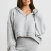 Sweat à capuche court zippé en maille épaisse TRUE, gris chiné Sweat à capuche court zippé en maille épaisse TRUE, gris chiné