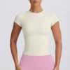 T-shirt long à découpes, couleur crème T-shirt long à découpes, couleur crème