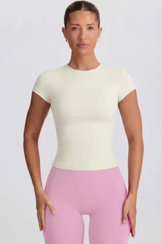 T-shirt long à découpes, couleur crème