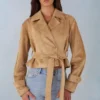 Veste courte ceinturée Noelie en simili-suède beige Veste courte ceinturée Noelie en simili-suède beige