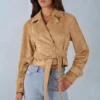 Veste courte ceinturée Noelie en simili-suède beige Veste courte ceinturée Noelie en simili-suède beige