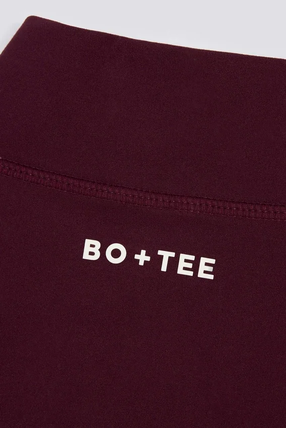Veste courte zippée Soft Active en bordeaux Veste courte zippée Soft Active en bordeaux