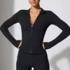 Veste zippée à manches longues en noir Veste zippée à manches longues en noir