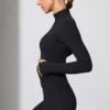 Veste zippée à manches longues en noir Veste zippée à manches longues en noir